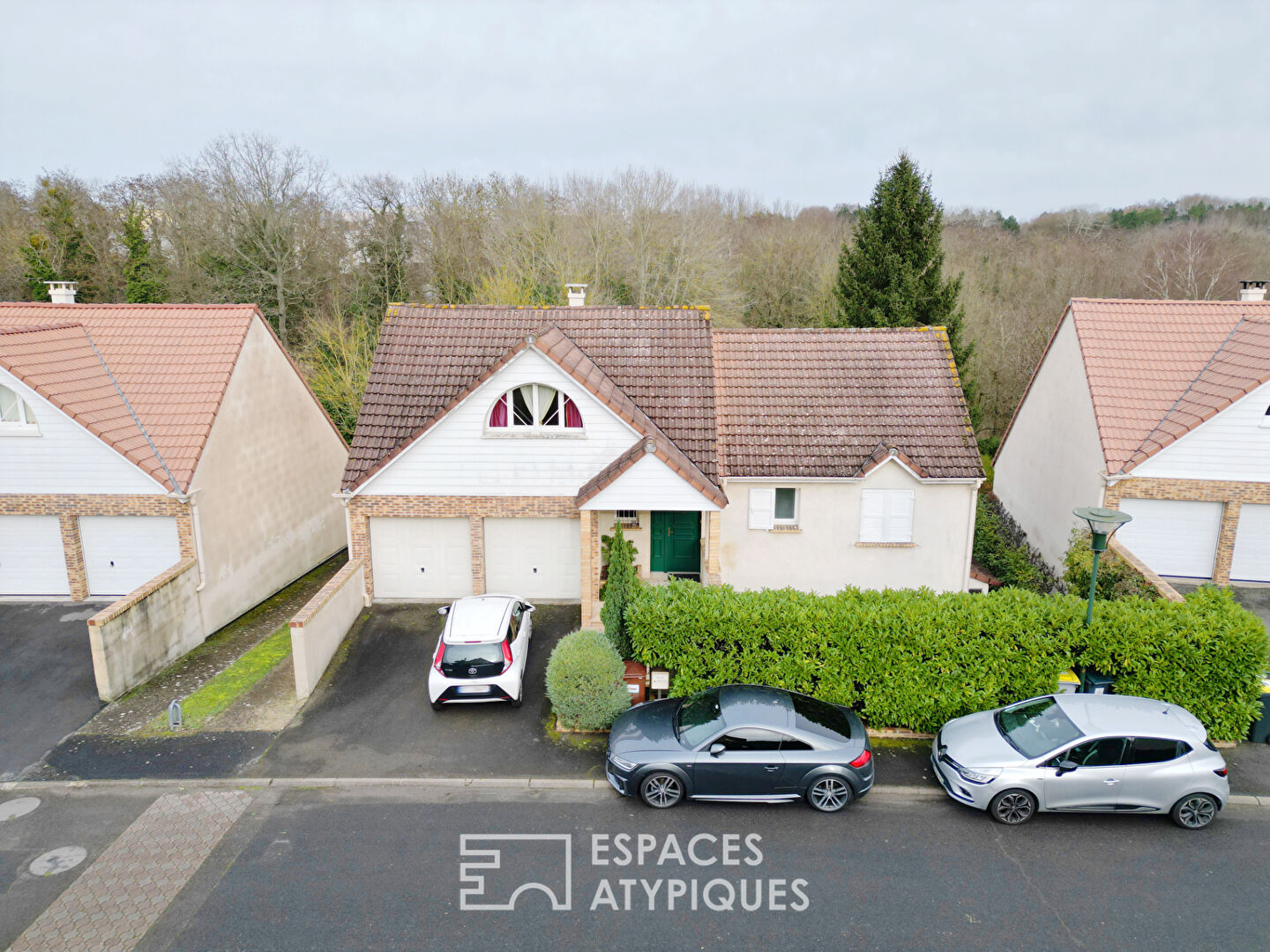 Volumes cathédrale et échappée verte : une signature architecturale à Cergy les Essarts