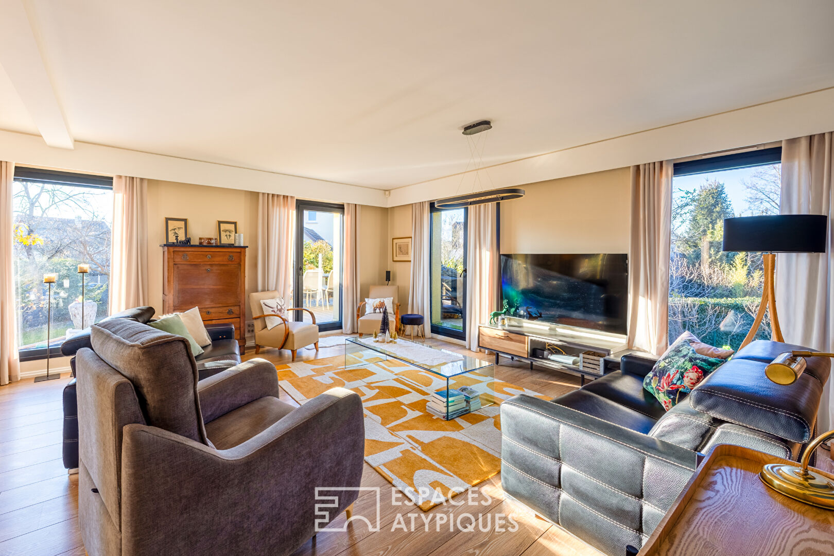 Maison d&rsquo;architecte rénovée avec piscine au coeur des maraîchers