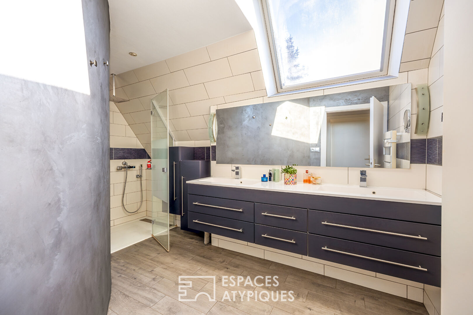 Maison d&rsquo;architecte rénovée avec piscine au coeur des maraîchers