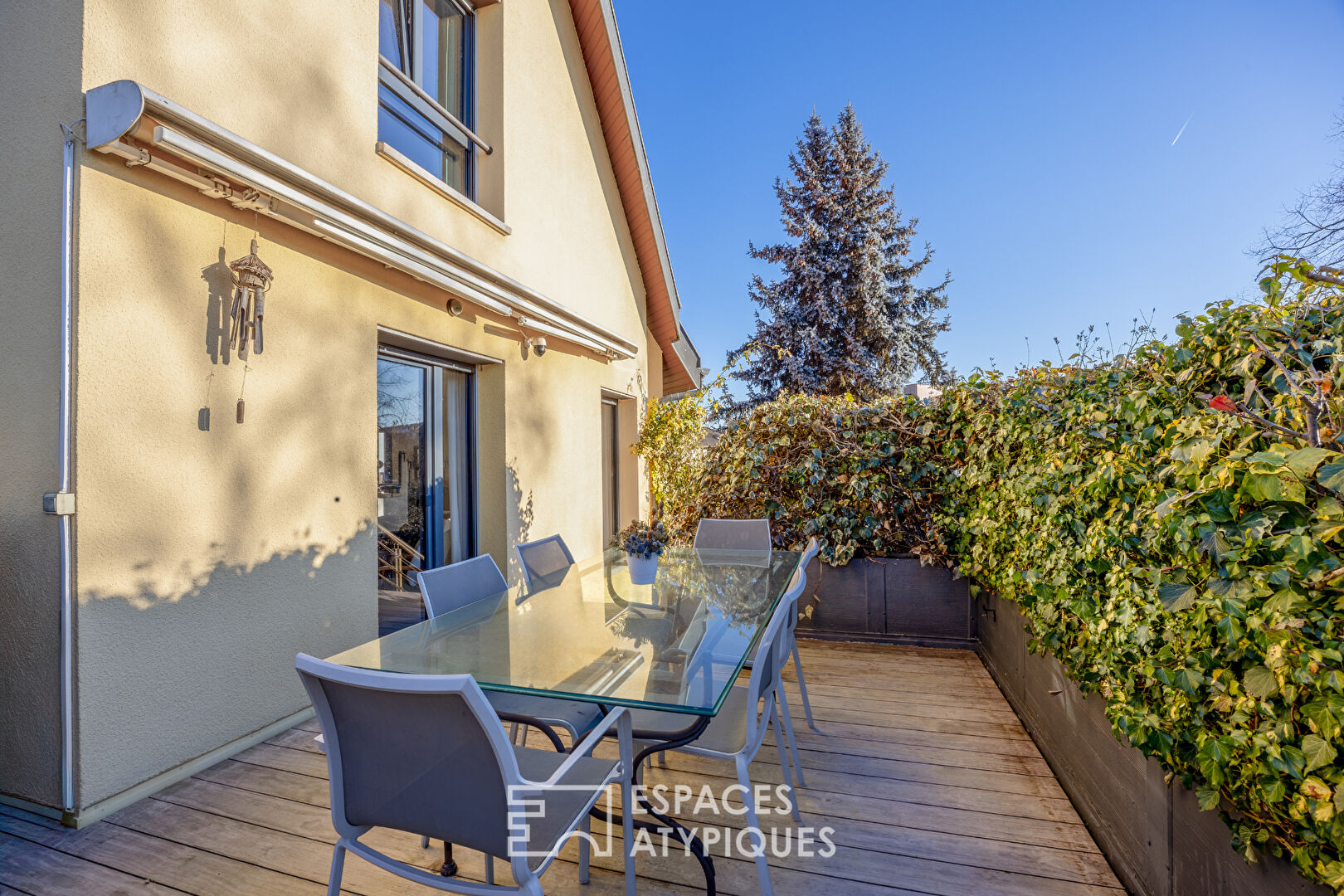 Maison d&rsquo;architecte rénovée avec piscine au coeur des maraîchers