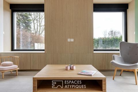 Flamande contemporaine au salon cathédrale