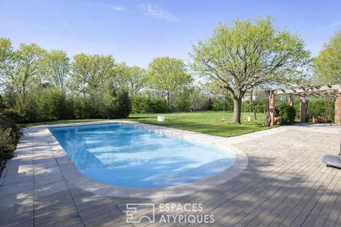 280sqm villa on its landscaped grounds