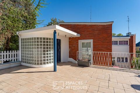 A modern interlude with its dependency, old Marly