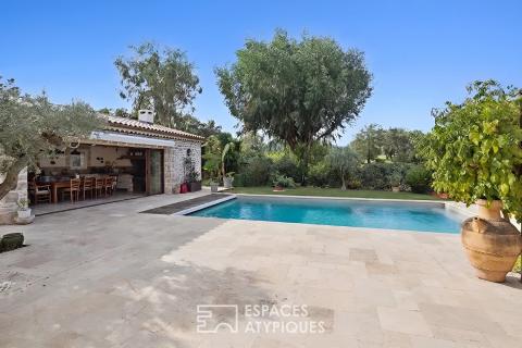 Villa de plain-pied avec piscine et appartement indépendant