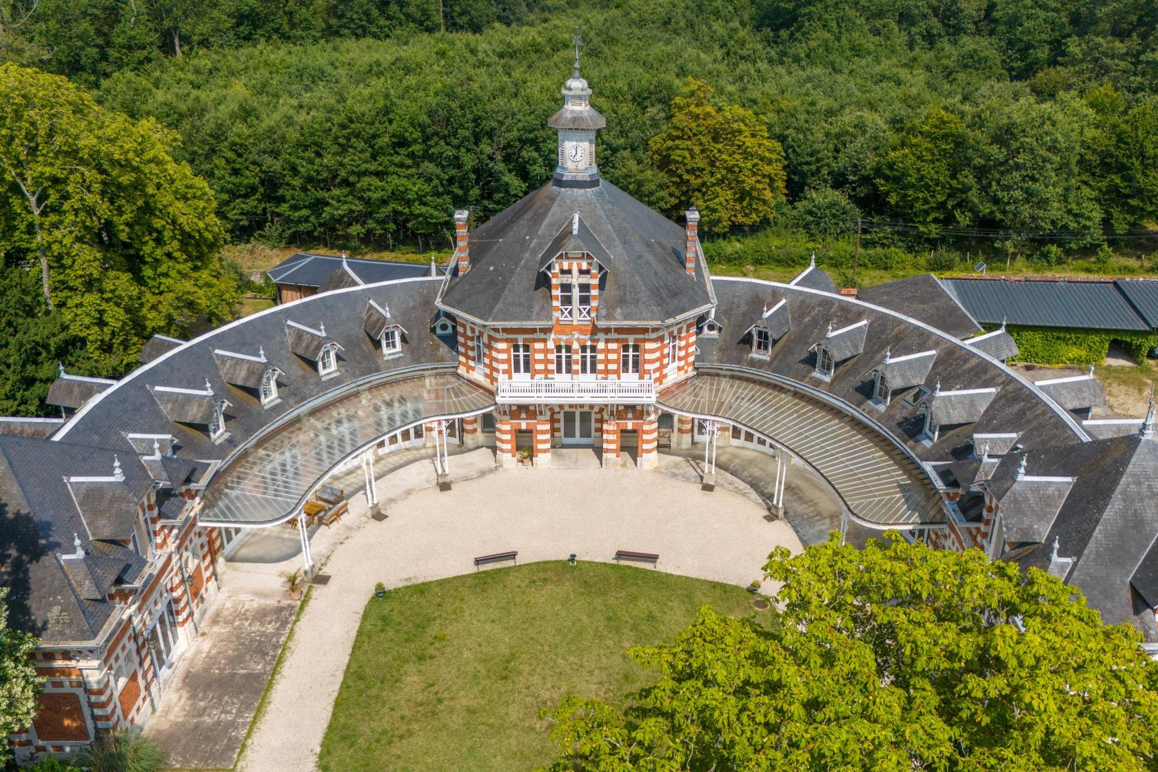 Les 10 plus beaux biens vendus en 2025 au sein  du réseau Espaces Atypiques