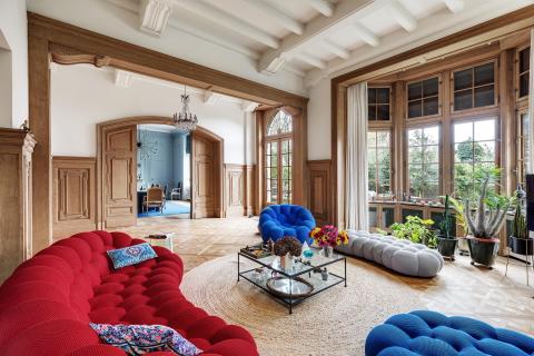 Demeure de Maître et ses dépendances en plein Bourg