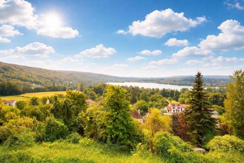 demeure familiale avec panorama d’exception, jardin et piscine