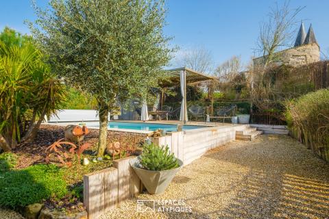 Charming house at the foot of Cherveux Castle