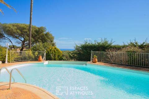 Mediterranean escape: a villa to reinvent facing the sea