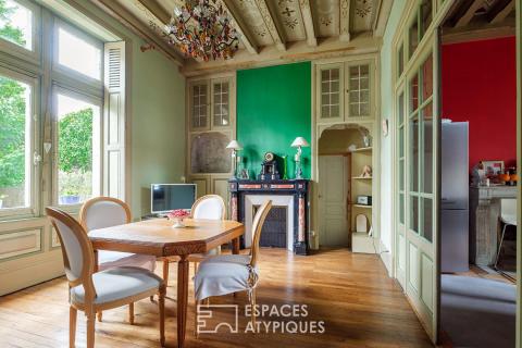 Hôtel particulier en centre-ville avec jardin et dépendance