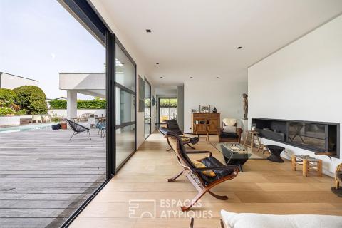 Contemporary house with swimming pool in Irigny
