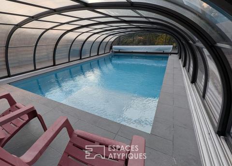 Propriété de caractère avec parc arboré, dépendances et piscine