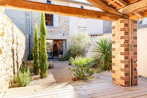 Maison de caractère rénovée avec jardin au coeur de la circulade de Bram