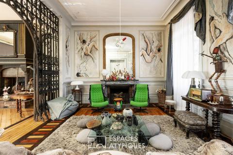 A renovated 19th-century residence in the heart of its private park