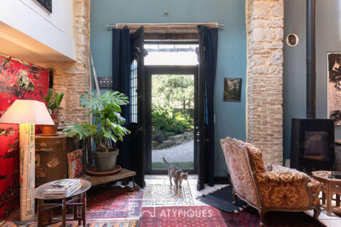 Maison iconique avec piscine, jardin méditerranéen et charme historique