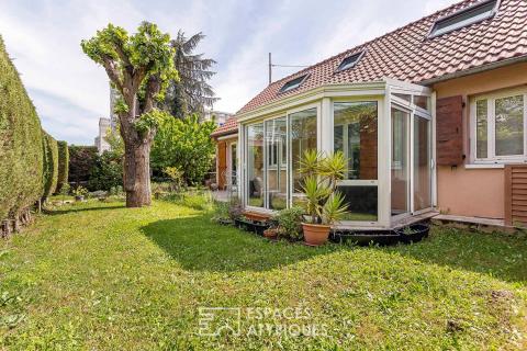 Maison avec jardin à proximité du métro Cuire
