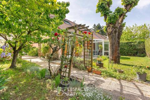 Maison avec jardin à proximité du métro Cuire