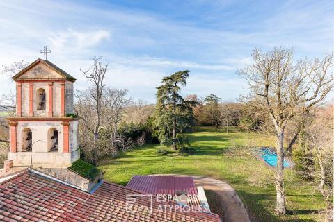Renovated presbytery with park and swimming pool on the outskirts of Toulouse