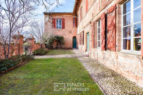 Renovated presbytery with park and swimming pool on the outskirts of Toulouse