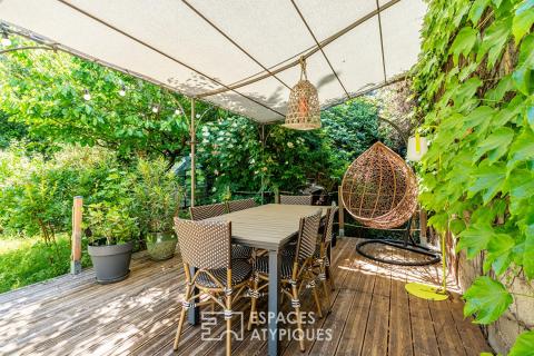 Exceptional loft with large garden