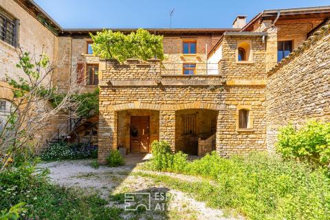 Golden stone house in need of renovation, with garden and vaulted cellar