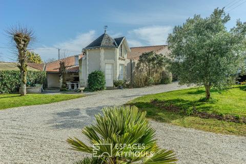 Élégante Maison de Maître avec Piscine et Dépendances à Haute Goulaine