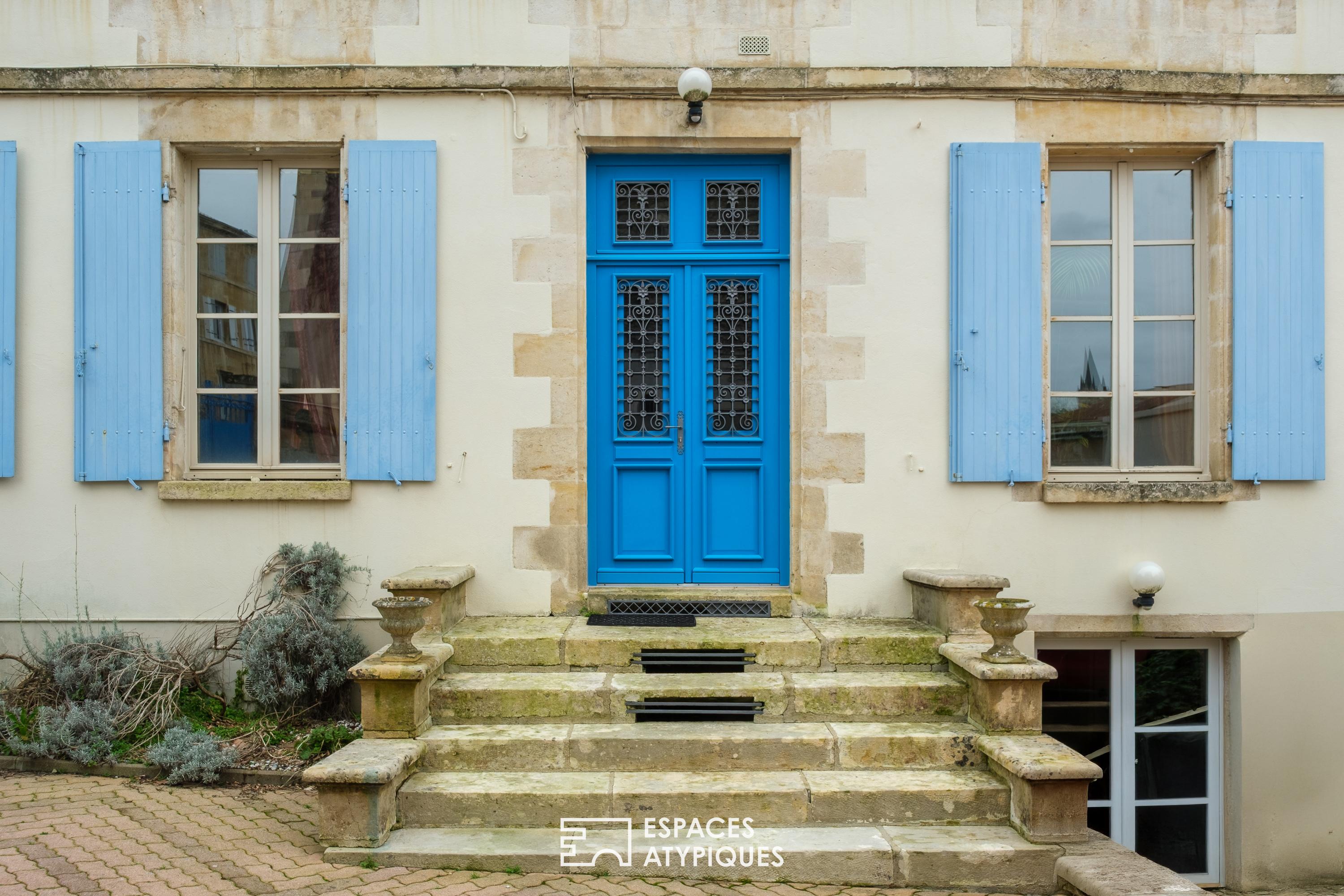 Elégance bourgeoise en hyper centre : maison familiale avec jardin et garage