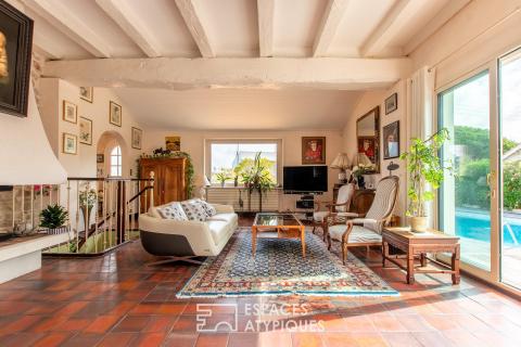 House with swimming pool and cinema room