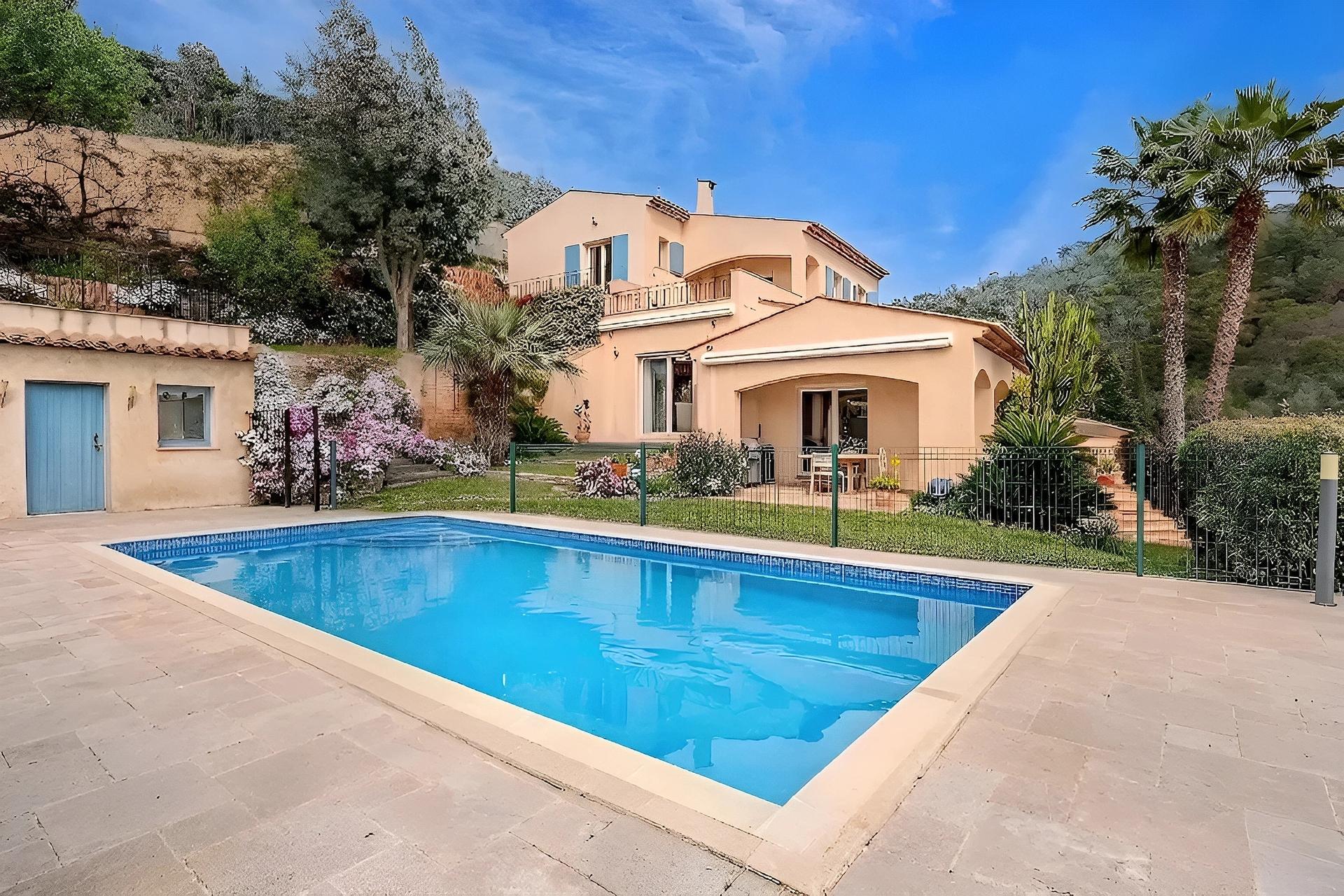 Azure Belvedere: the art of living between the sea and Tanneron in La Roquette sur Siagne