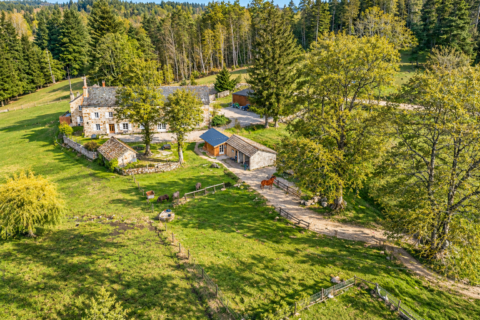 Domaine équestre aux confins de l’Ardèche et de la Haute-Loire