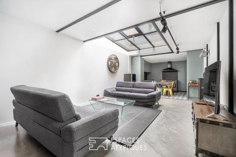 Architect-designed triplex with rooftop terrace