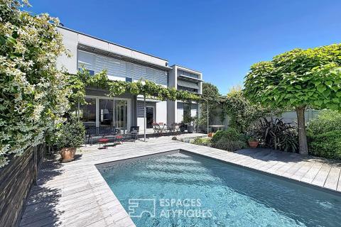 Élégante maison d’architecte avec jardin luxuriant et piscine au cœur du Bouscat