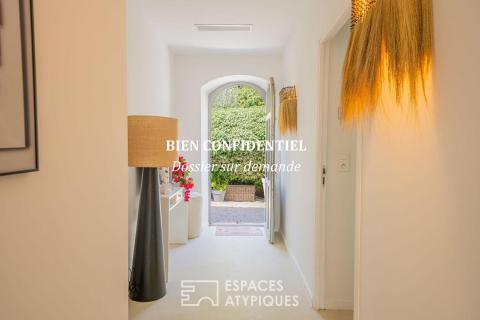 Charme authentique et lignes contemporaines aux portes de Saint-Tropez