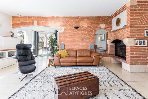 280sqm villa on its landscaped grounds