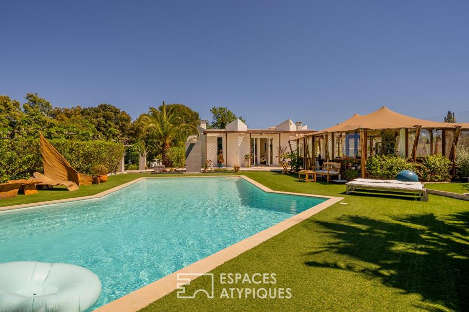 Villa contemporaine aux accents safari avec piscine et tennis - Réf. 16251