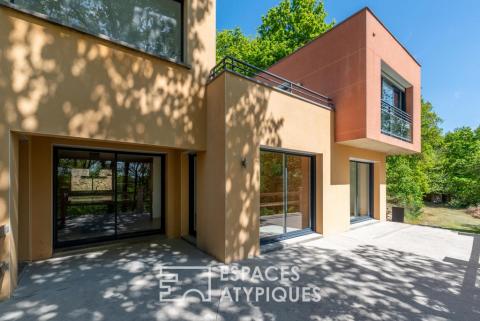 Maison d&rsquo;architecte avec vue connectée à la nature
