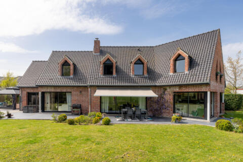 Exceptional villa on the first row of the golf course