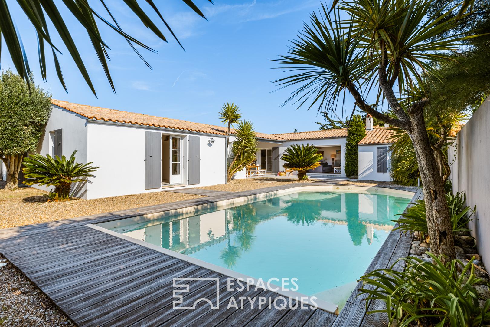 Villa de charme à l&rsquo;esprit balnéaire entre village et océan