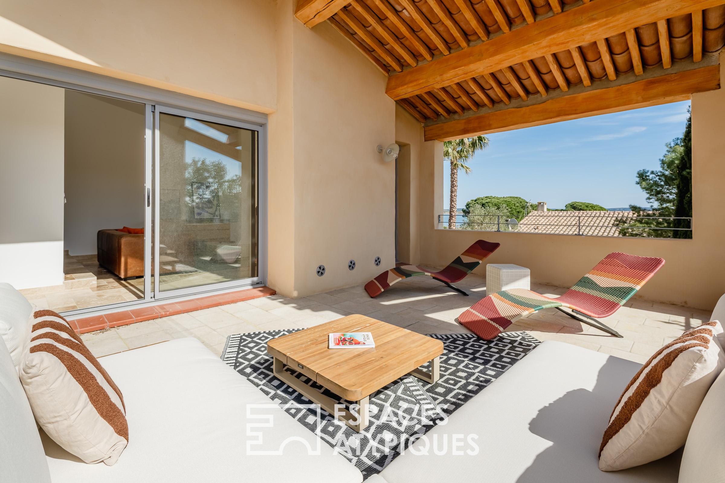 The Lagoon’s Eulogy: An Exceptional Residence Between Sky and Water in Bages