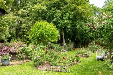Maison de caractère et jardin remarquable en bord de Sarthe