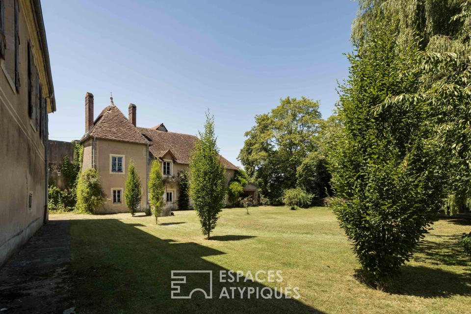 Demeure noble du XVIIIe inscrite MH avec parc proche de Gy