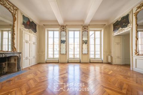 18th-century private mansion in the heart of the city