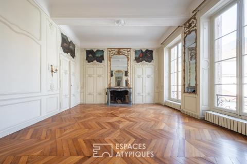 Hôtel Particulier du XVIIIe siècle en plein centre