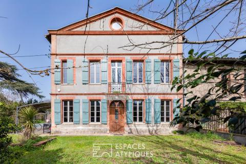 Toulousaine aux volumes contemporains et sa dependance à Toulouse