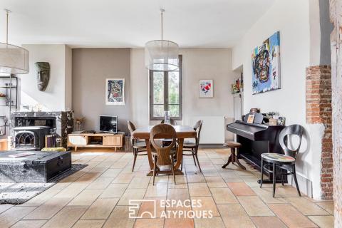Toulousaine aux volumes contemporains et sa dependance à Toulouse
