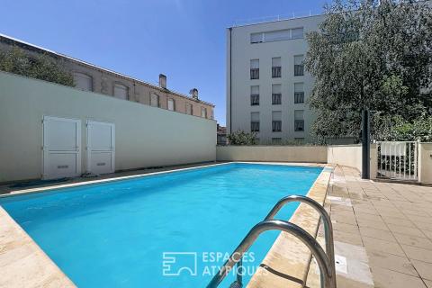 Apartment with terrace and elevator in Chartrons