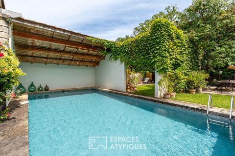 Maison ancienne avec jardin et piscine chauffée