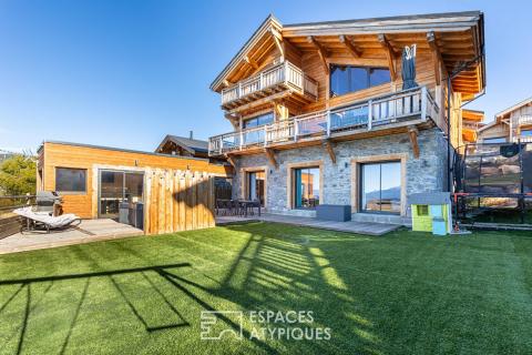 Chalet contemporain récent avec vue sur les sommets et prestations haut de gamme