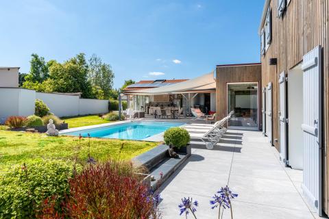 Maison avec belle vie de plain pied à deux pas des commerces