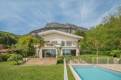 Maison des années 20 – belvédère suspendu face à Belledonne